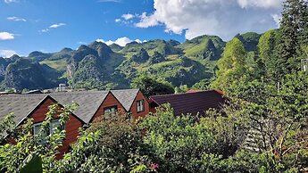 Plum Hillside Lodge
