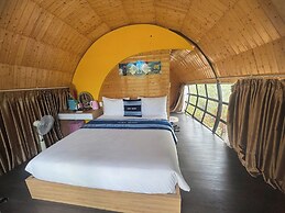 Plum Hillside Lodge