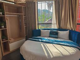 Plum Hillside Lodge