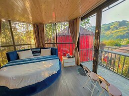 Plum Hillside Lodge