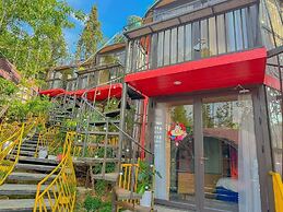 Plum Hillside Lodge