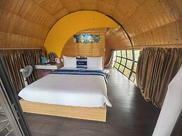Plum Hillside Lodge