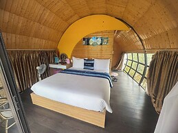 Plum Hillside Lodge