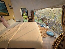 Plum Hillside Lodge