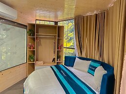 Plum Hillside Lodge