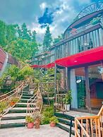 Plum Hillside Lodge