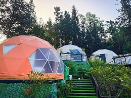 Plum Hillside Lodge