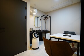 Saturn Hotel