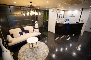Saturn Hotel