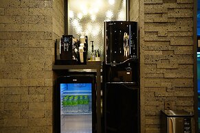 Saturn Hotel