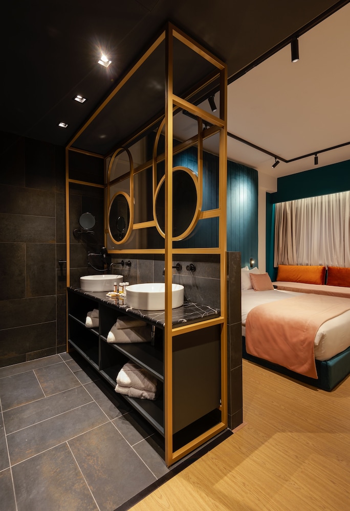 COLORS Hotel Athens