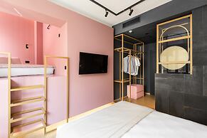 COLORS Hotel Athens