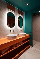 COLORS Hotel Athens