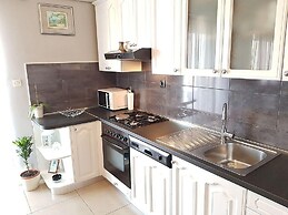 Spacious Apartment Neda