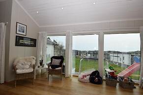 StayPlus Huge Family Home