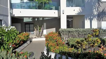 Anchor House