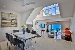 Cupecoy Beach Club