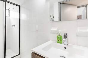 Pomona Apartments by Daju