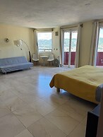 La Vista Hotel