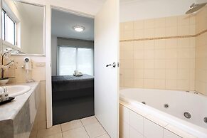 Apartments 521