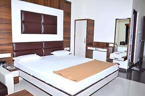 The New Holiday Inn