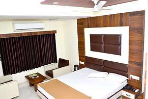 The New Holiday Inn
