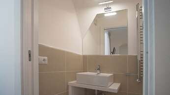 Spacious Villa with 4 rooms, pool, solarium & garden