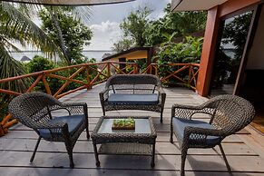 Lagoon Front Suite with Bikes & Kayaks