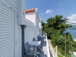 Sea View Apartment Maćus