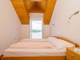 Sea View Apartment Maćus