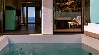Amphitheatre Suites
