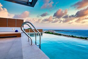Amphitheatre Suites