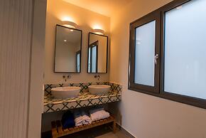 Amphitheatre Suites