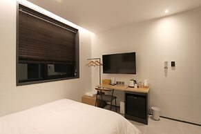 Seven Bricks Hotel