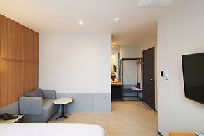 Seven Bricks Hotel