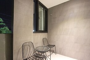 Seven Bricks Hotel
