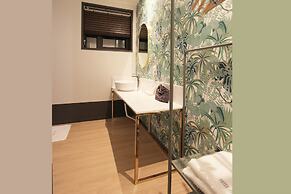 Seven Bricks Hotel