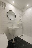 Seven Bricks Hotel