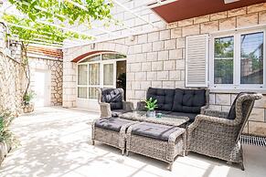 Holiday Home King