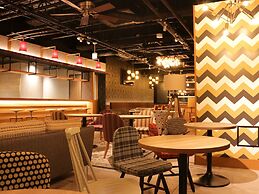 Umedaholic Hotel