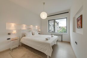 Top Centre Apartment Next to 