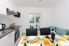 Apartments and Rooms Bianca