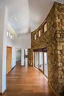 halu! Luxury Villa with Private Pool
