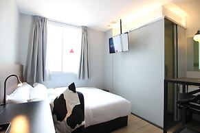 ST Signature Bugis Beach, DAYUSE, 5 hours: 9AM-2PM
