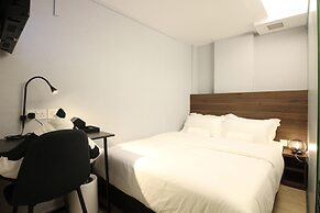 ST Signature Bugis Beach, DAYUSE, 5 hours: 9AM-2PM