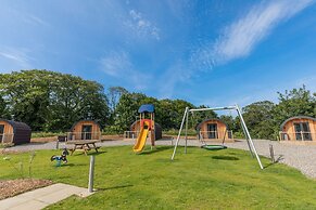 Weedingshall Lodges