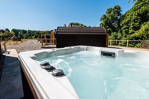 Weedingshall Lodges