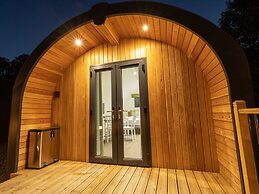 Weedingshall Lodges