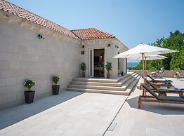 Villa Doline