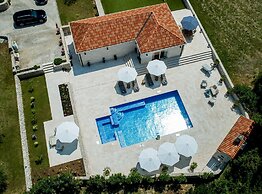 Villa Doline
